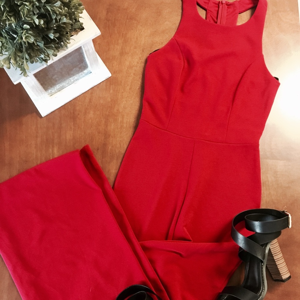 Red Sleeveless Wide-Leg Jumpsuit - Picture 3 of 6